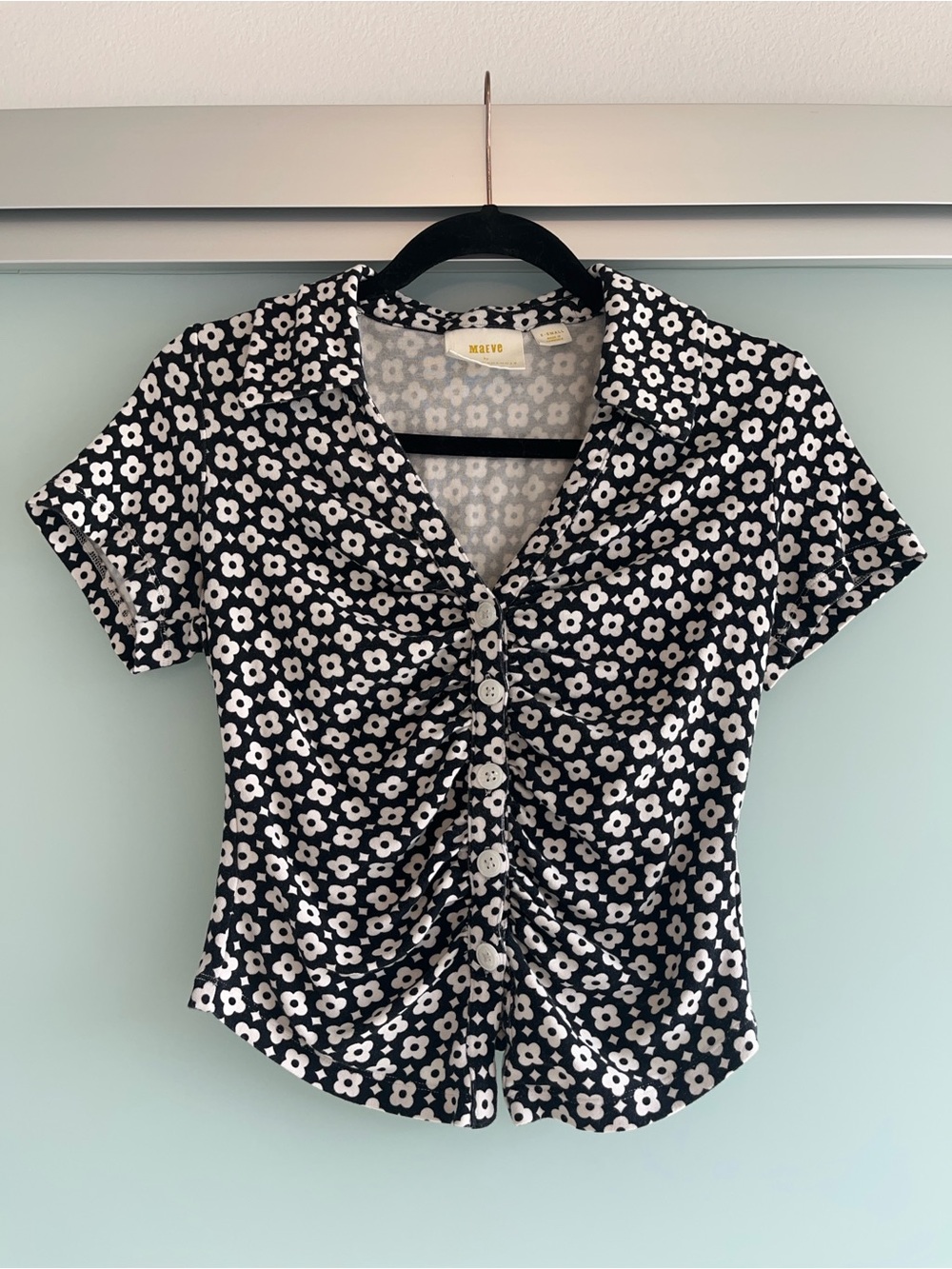 Maeve Black & White Floral Ruched Button-Front Blouse
